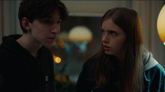 While We Were Sleeping - kép 2