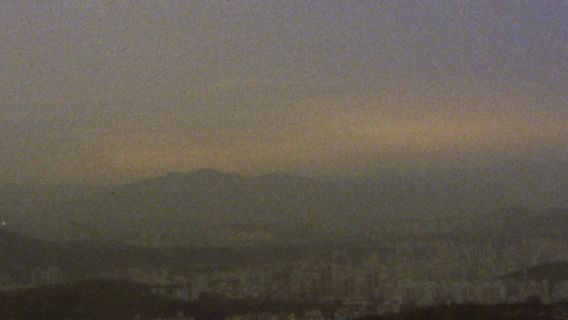 Mėlynas kalnas. Baltas debesis. - kép 1