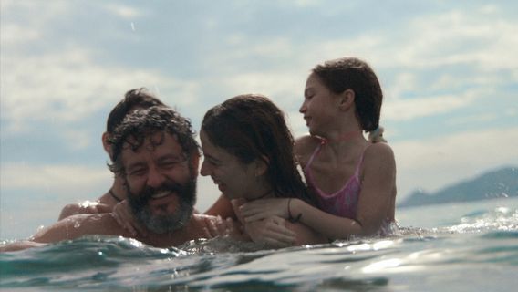 FAMILIA imagine de copertă